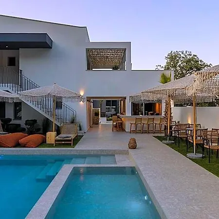 The 8 Keys Aparthotel 4*