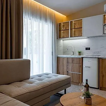 Aparthotel The 8 Keys